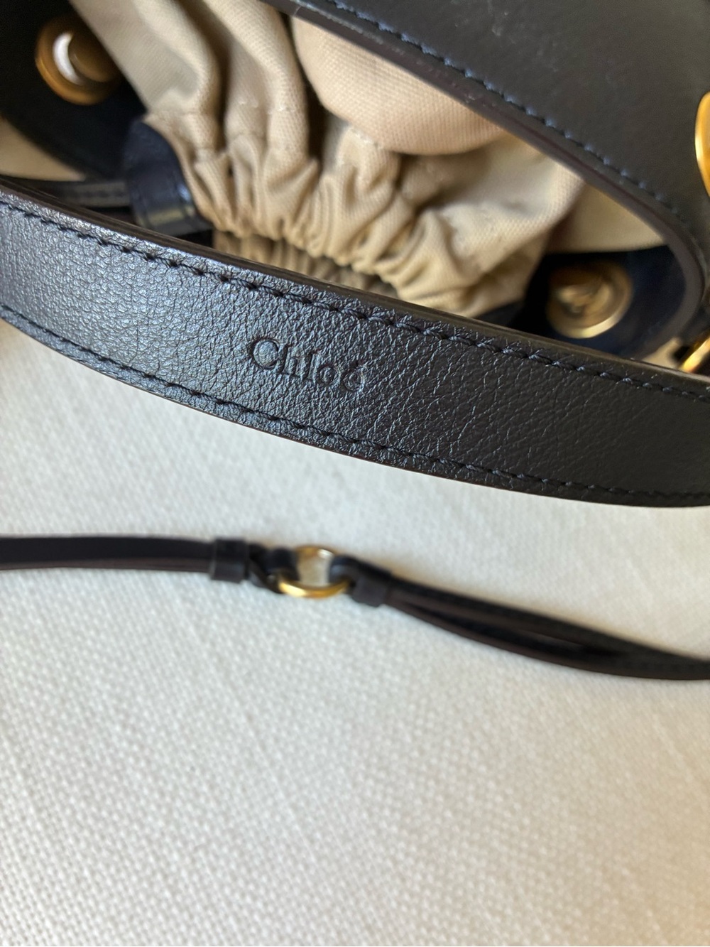 Chloé Roy Bucket Bag – Black Leather with Red/White Stripe Logo - Picture 9 of 10